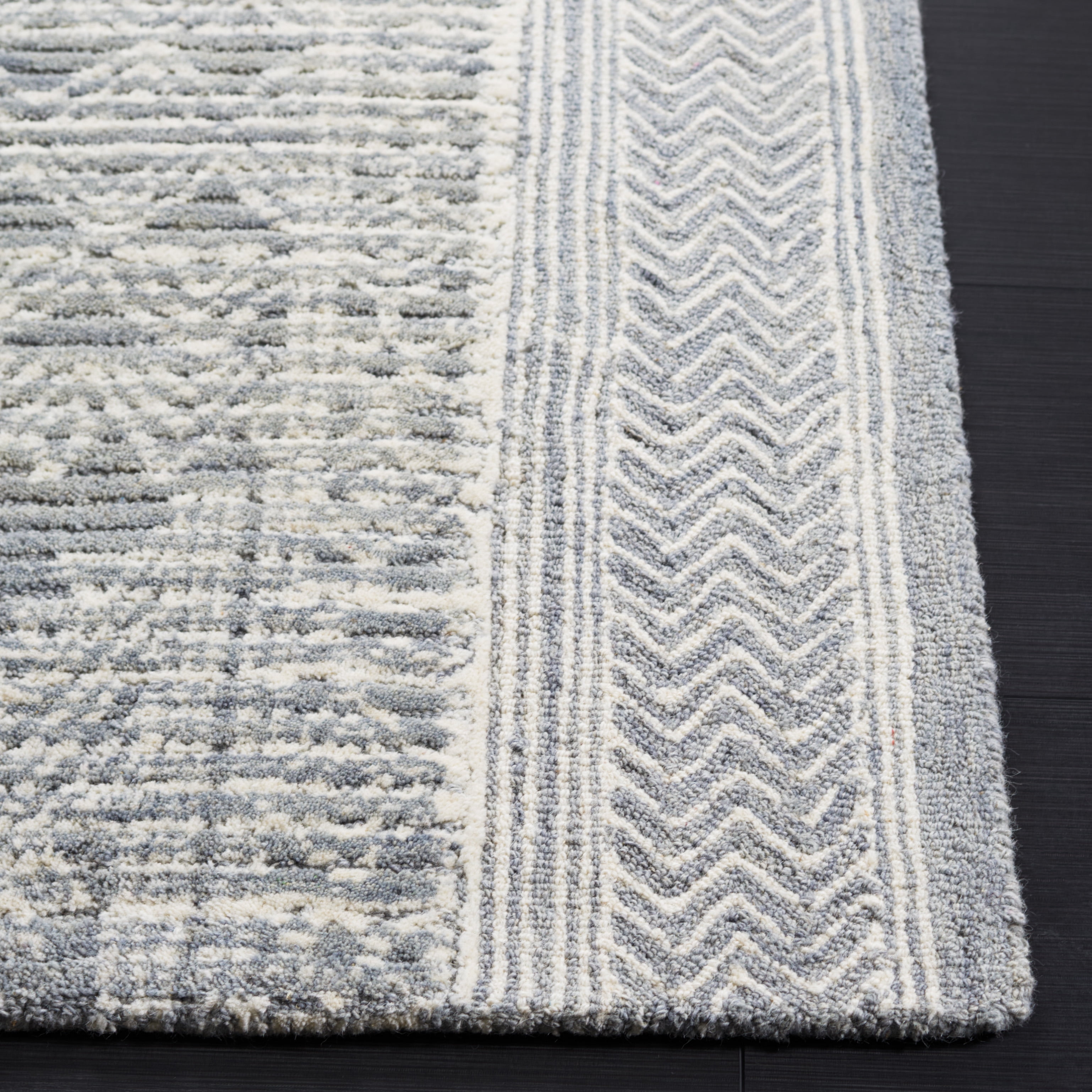SAFAVIEH Abstract Henry Chevron Wool Area Rug, Light Blue/Ivory, 6' x 9'