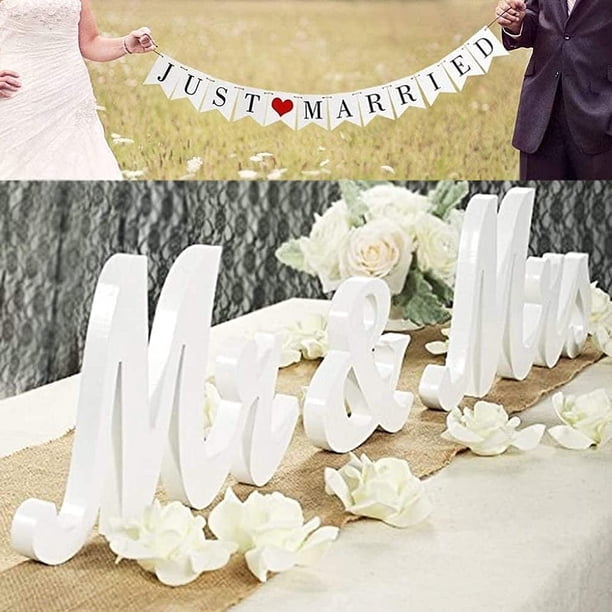 Letrero para mesa de boda con texto «Mr and Mrs» de madera, color violeta, color blanco