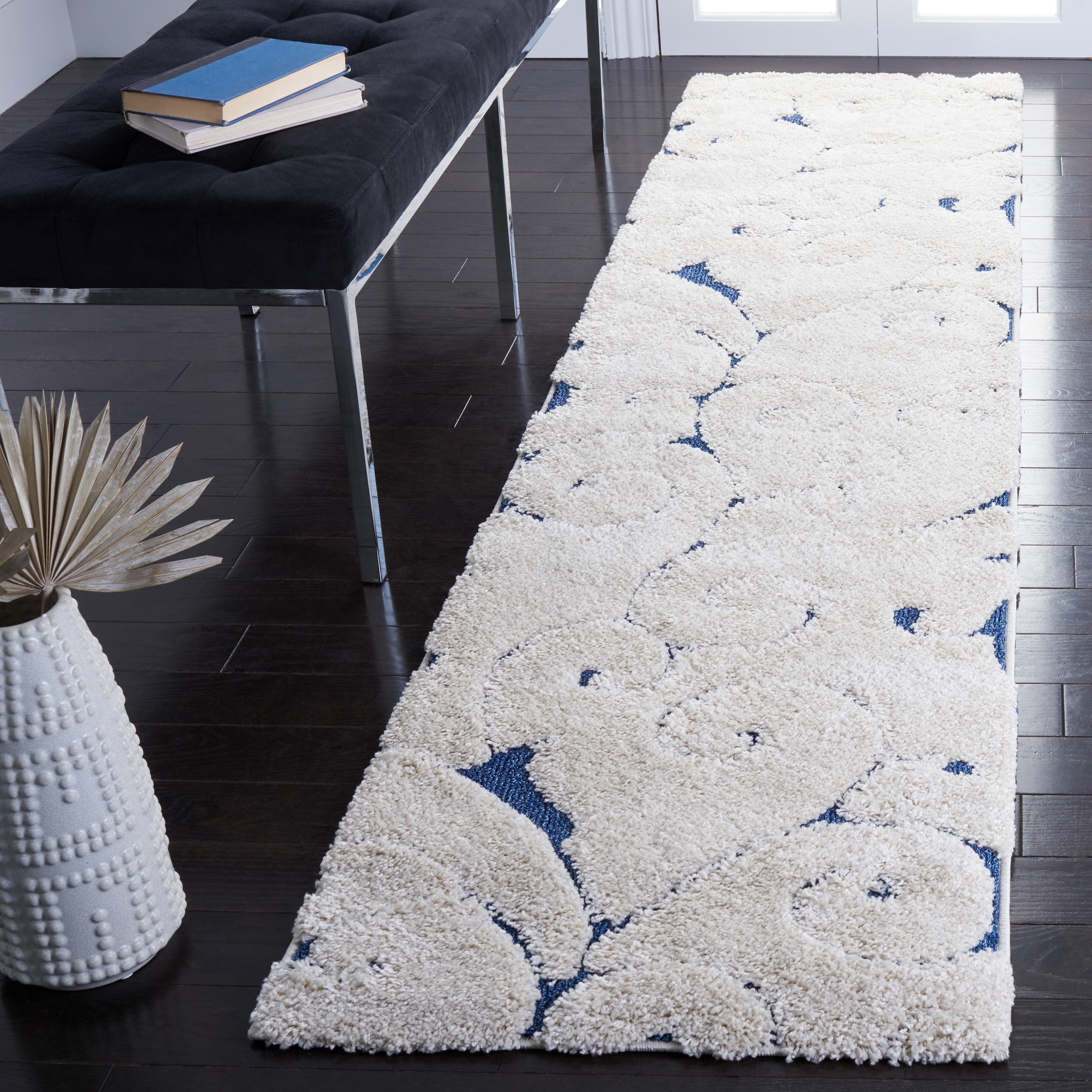 SAFAVIEH Florida Doug Floral Vines Shag Runner Rug, Cream/Blue, 2'3" x