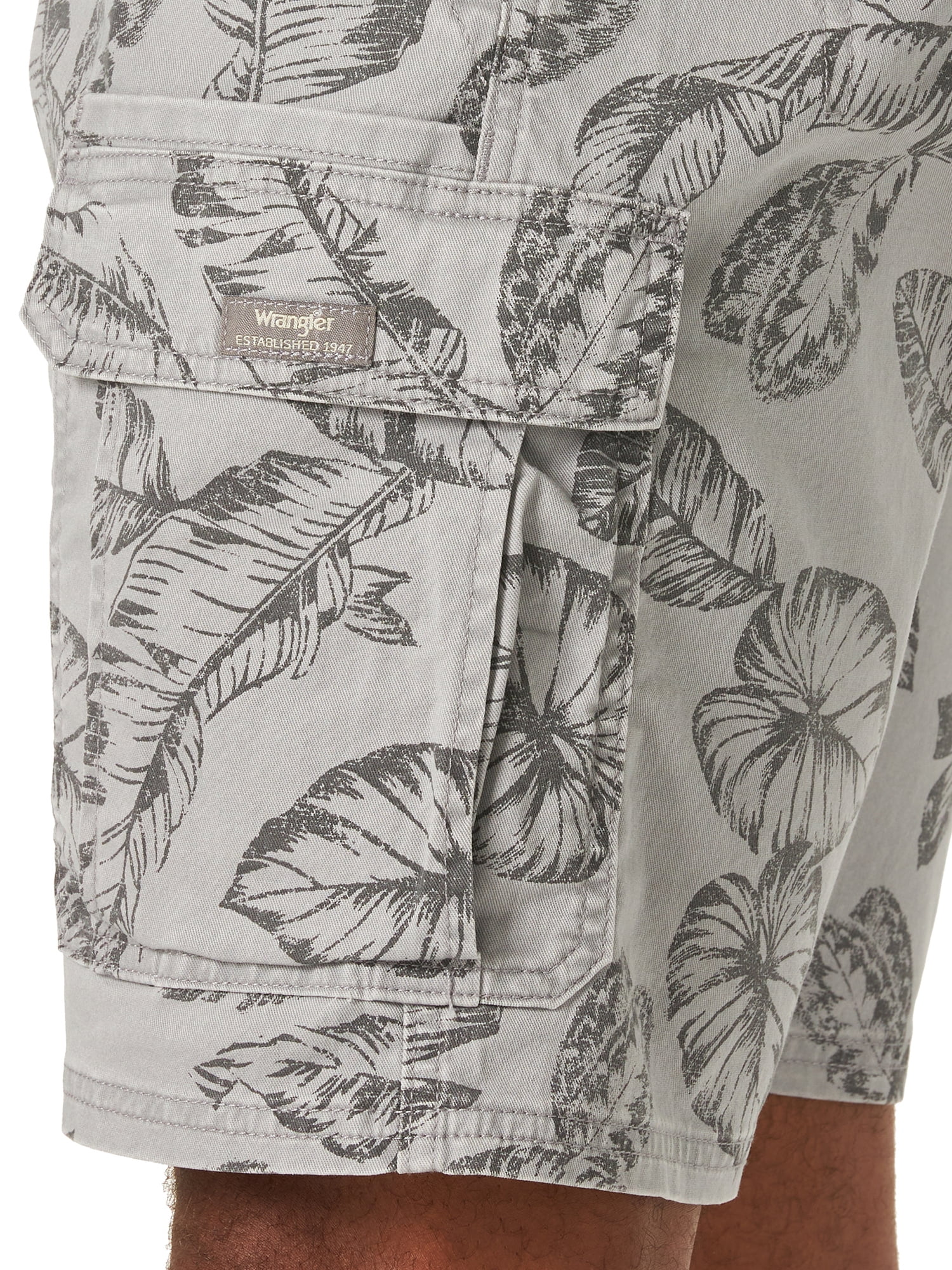 Wrangler Men's 10" Relaxed Fit Cargo Shorts with Stretch