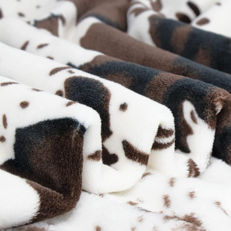 Cute Cow Print Blanket Soft Warm Throw Western Home Decor Cow Gifts for Women Cow Print Stuff Travel Blankets Cozy All-Season Couch Cow Blankets and Throws