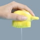 thumbnail image 3 of Cepillo de masaje para mascotas, cómodo y seguro, para baño y limpieza, con dispensador de champú. Amarillo, 3 of 7