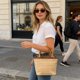 thumbnail image 4 of Bolso de paja tejida con nudos – Bolso de hombro de paja natural hecho a mano para el verano, bolso de mano informal ligero y transpirable para la playa, las vacaciones y los viajes diarios., 4 of 6