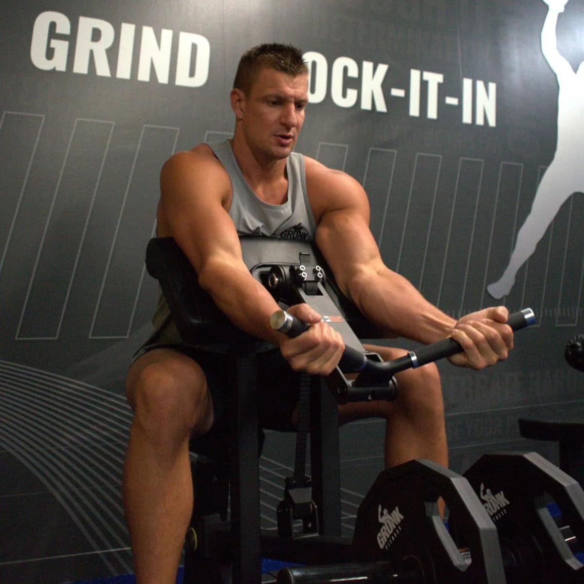 Gronk Fitness Bicep Curl Machine | Plate Loaded Weight Machine | Adjustable Seat | 2 Weight Horns for Max Load of 440lbs