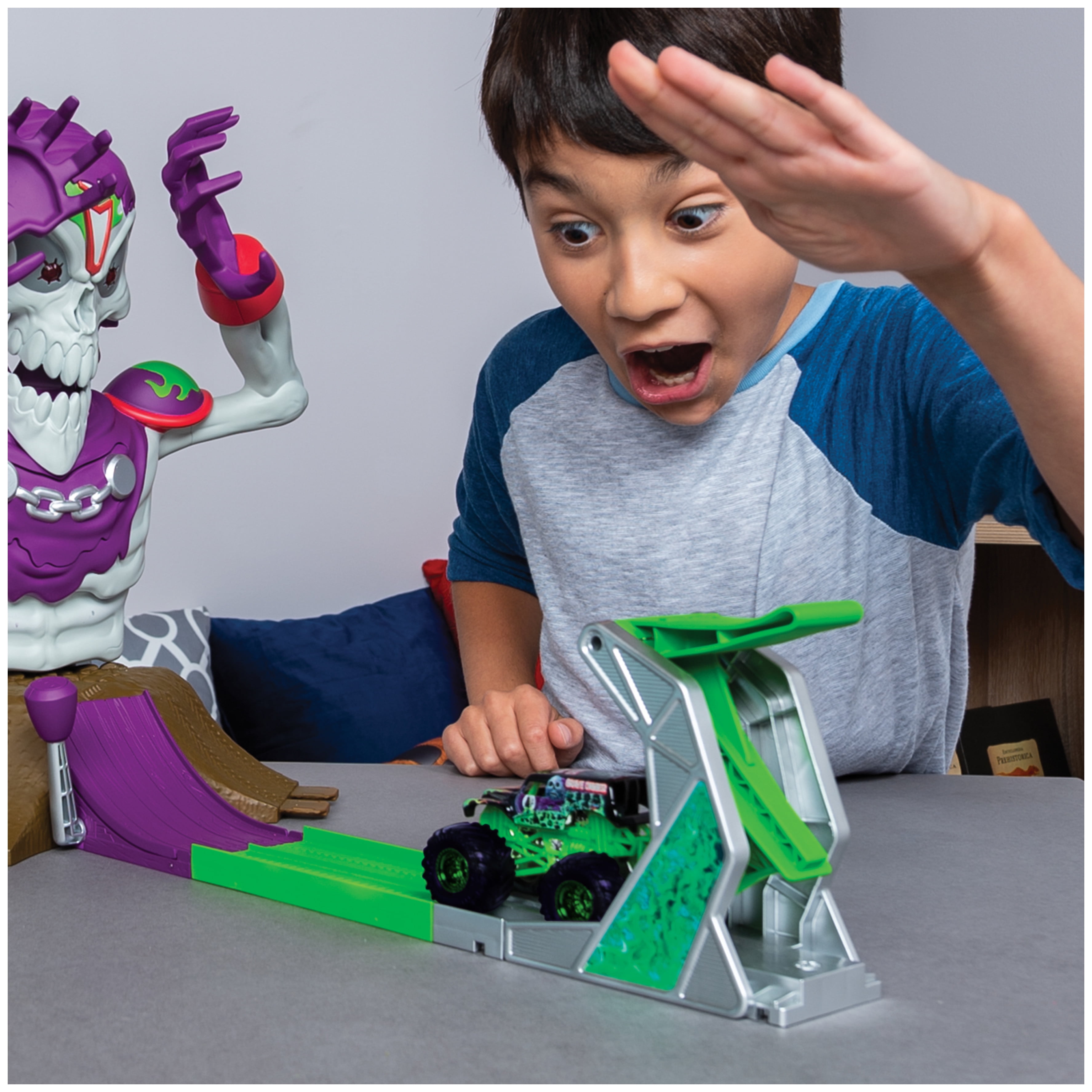 monster jam grim takedown playset