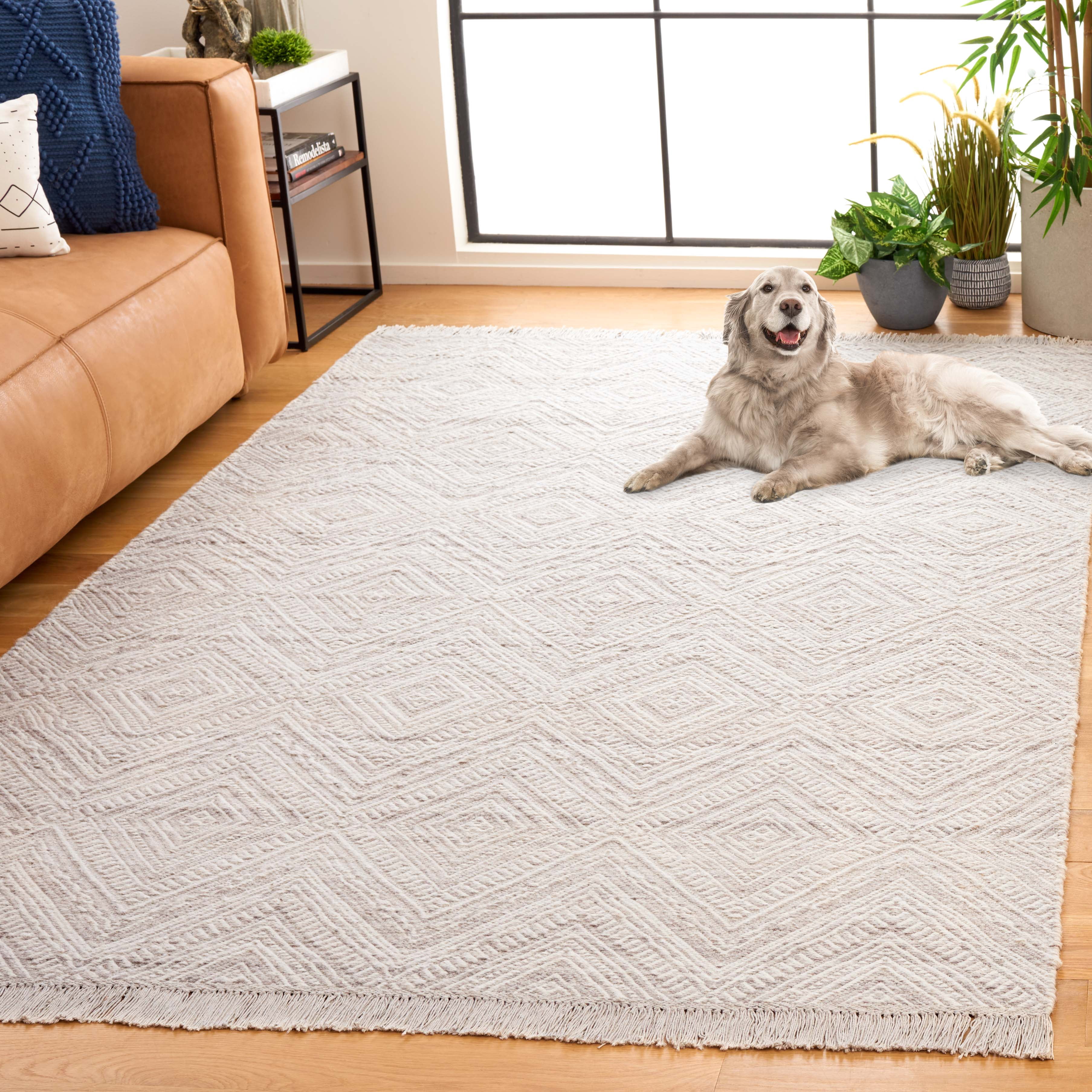 Safavieh Kilim Shannon Diamond Area Rug, Beige/Ivory, 4' x 6'