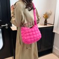 thumbnail image 2 of Bolso Bandolera Acolchado para Mujer Con Correa Ajustable, 2 of 6