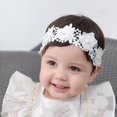 thumbnail image 1 of diadema elástica suave con lazo para el pelo para recién nacidos, bebés y niñas pequeñas, con encaje y flores de perlas (flor de perla blanca), 1 of 4