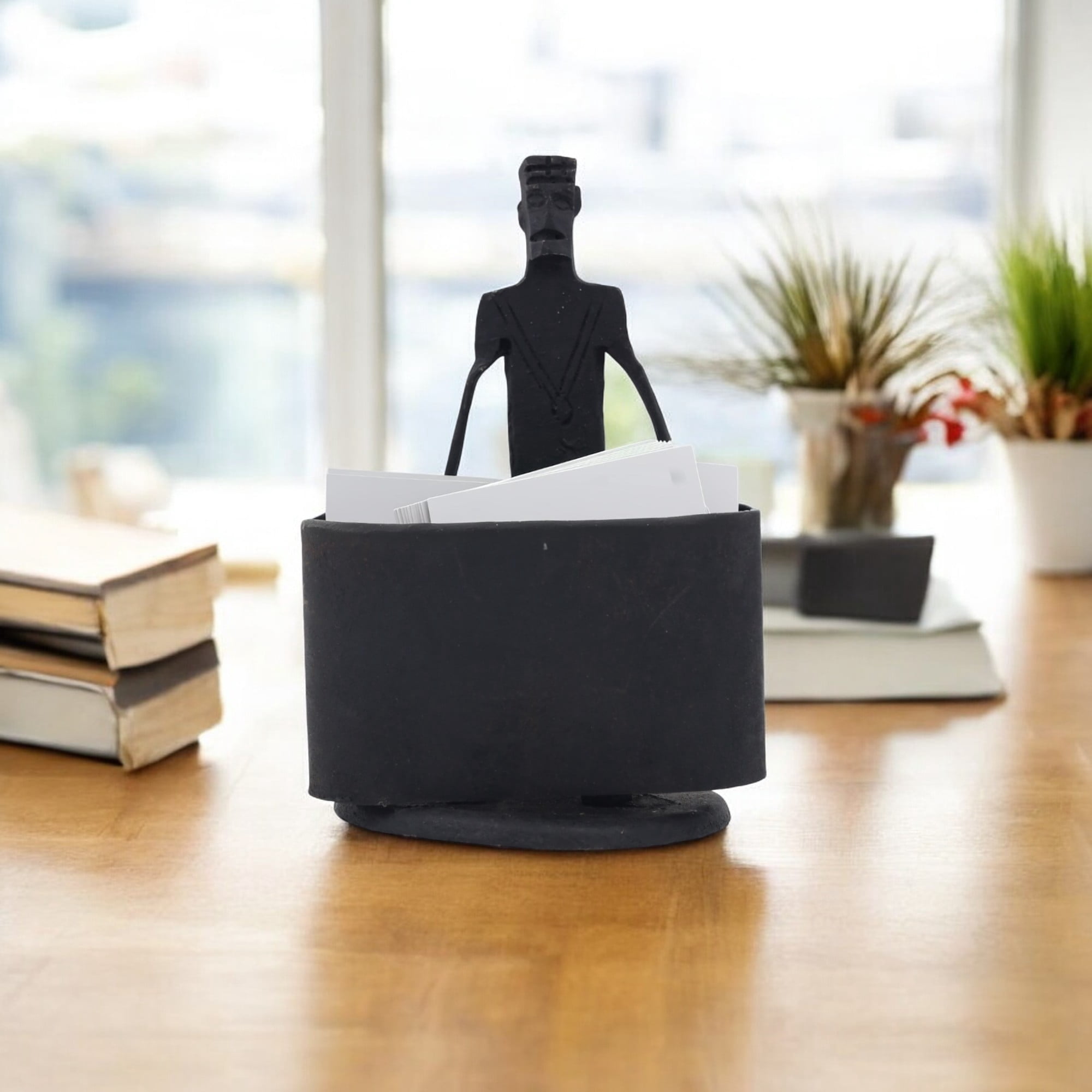 Stylish Iron Card Holder – Features a Gentleman Design with Oval Tray, Perfect for Organizing Cards with Artistic Flair