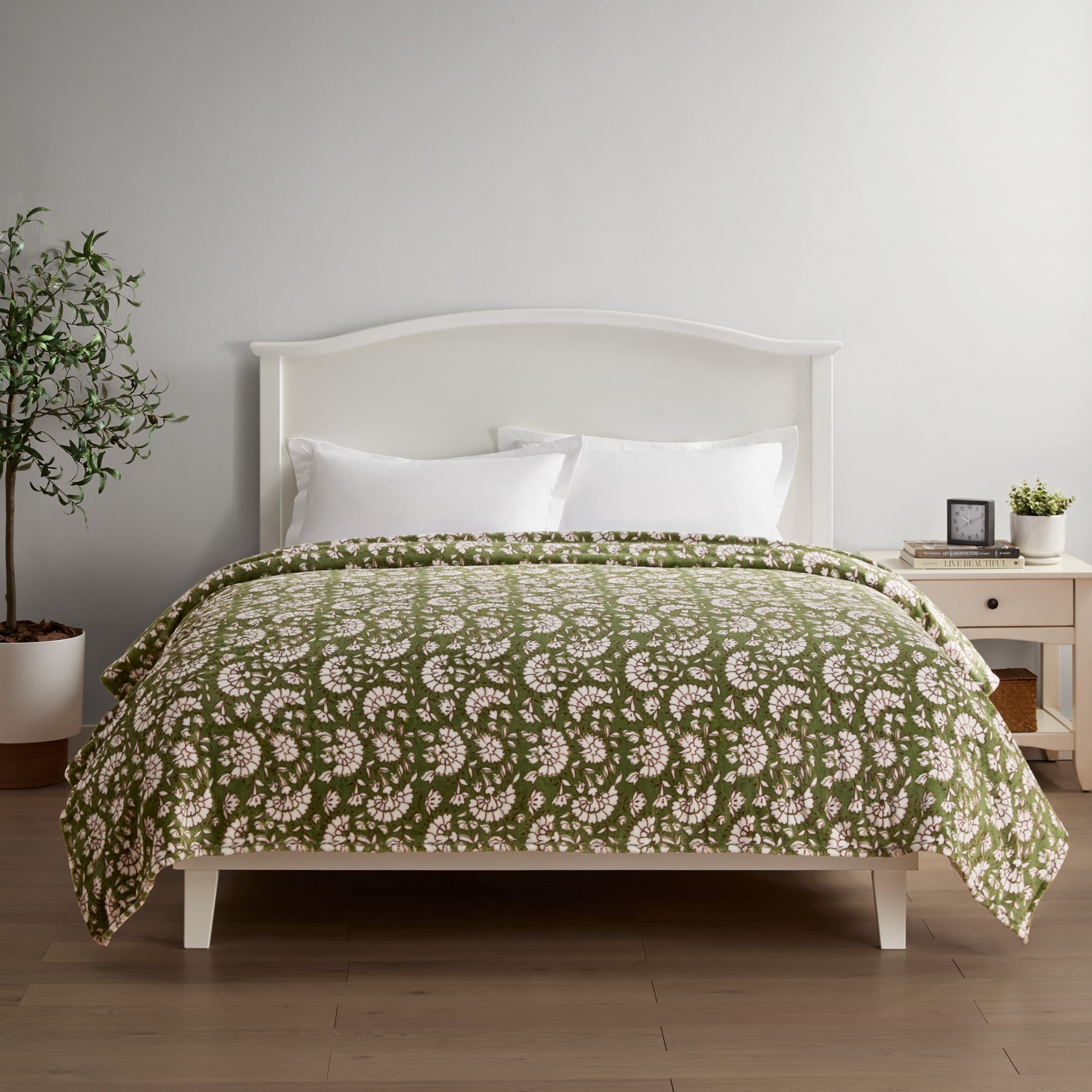 Mainstays Velvet Plush Bed Blanket, Green Floral, King Size