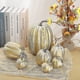thumbnail image 3 of Paquete de 7 decoraciones de calabaza de oro negro de Acción de Gracias, 4 tamaños de calabazas artificiales, decoración de otoño para chimenea, cocina, fiesta de Acción de Gracias, día de la cosecha, 3 of 5