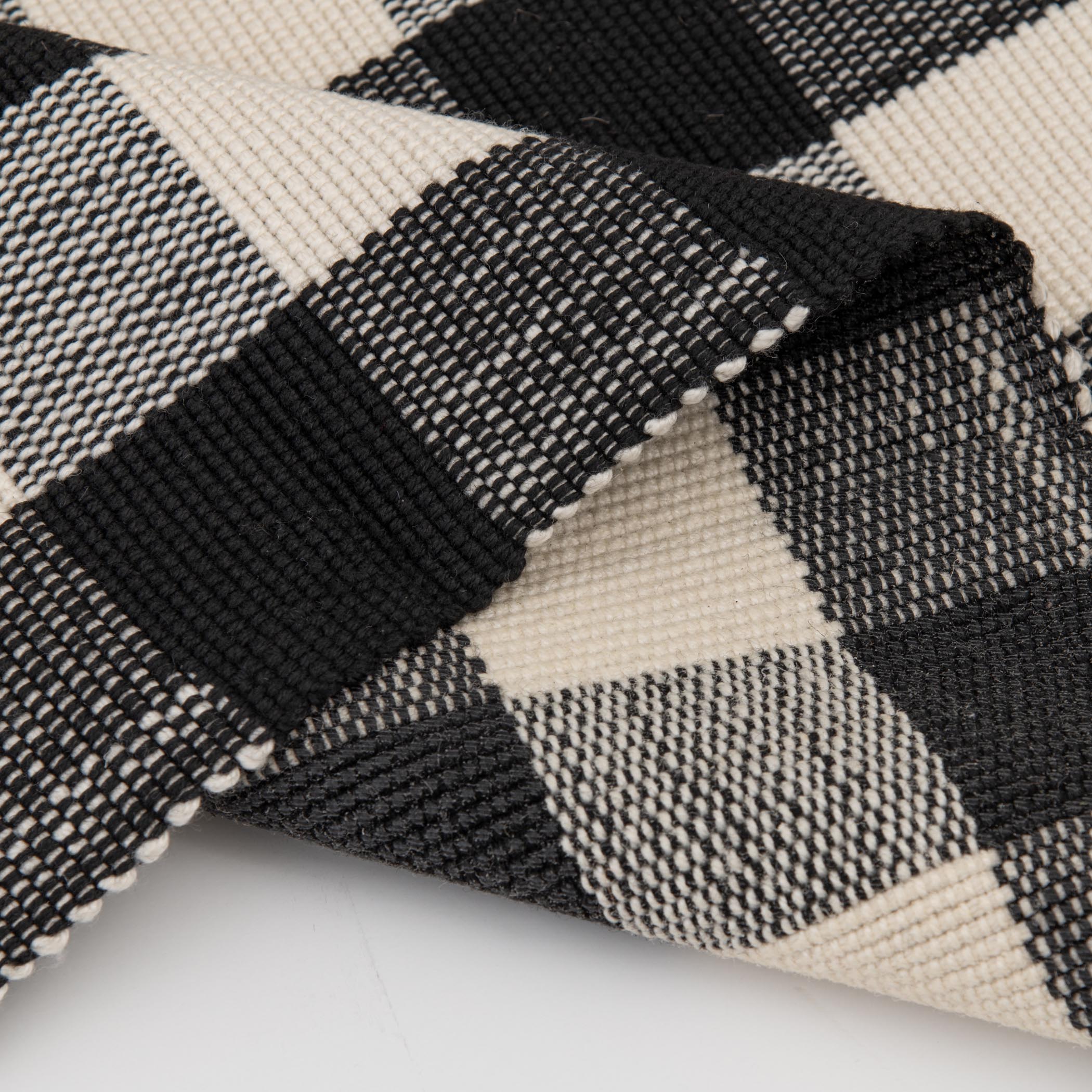 Mainstays 24 x 36 in Black & White Plaid Indoor/Outdoor Rug photo 6