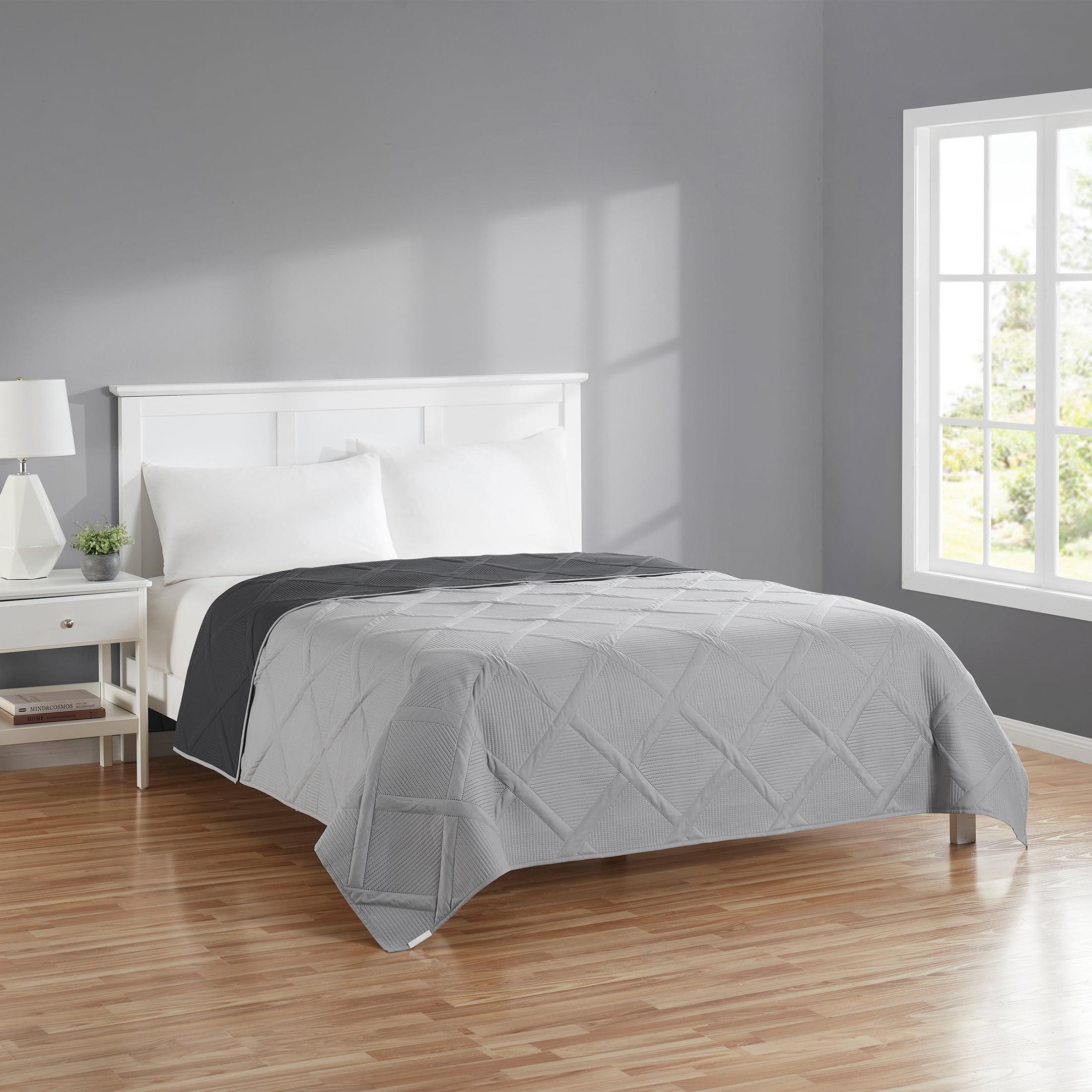 Mainstays Solid Diamond Pinsonic Reversible Quilt, Grey, Full/Queen, Soft Wash Microfiber, All Ages