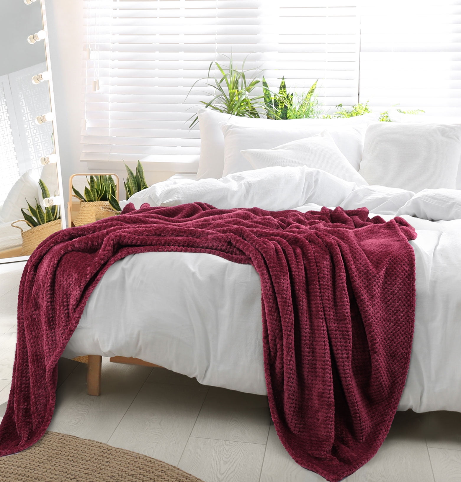 REGALWOVEN Luxury Fleece Bed Blanket Woven Mesh Burgundy 60"x78"