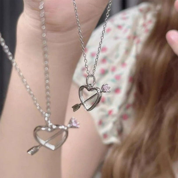 Adorable y único collar de diamantes rosas con forma de corazón. Versátil y perfecto para la clavícula. Collares para mujer.