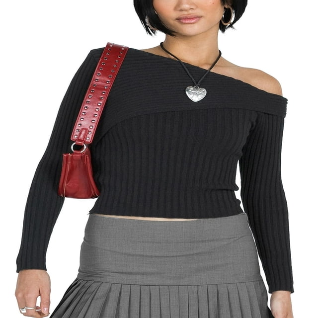 Ladies‘ Solid Color Cropped Knit Sweater with Oblique Off Shoulder Design