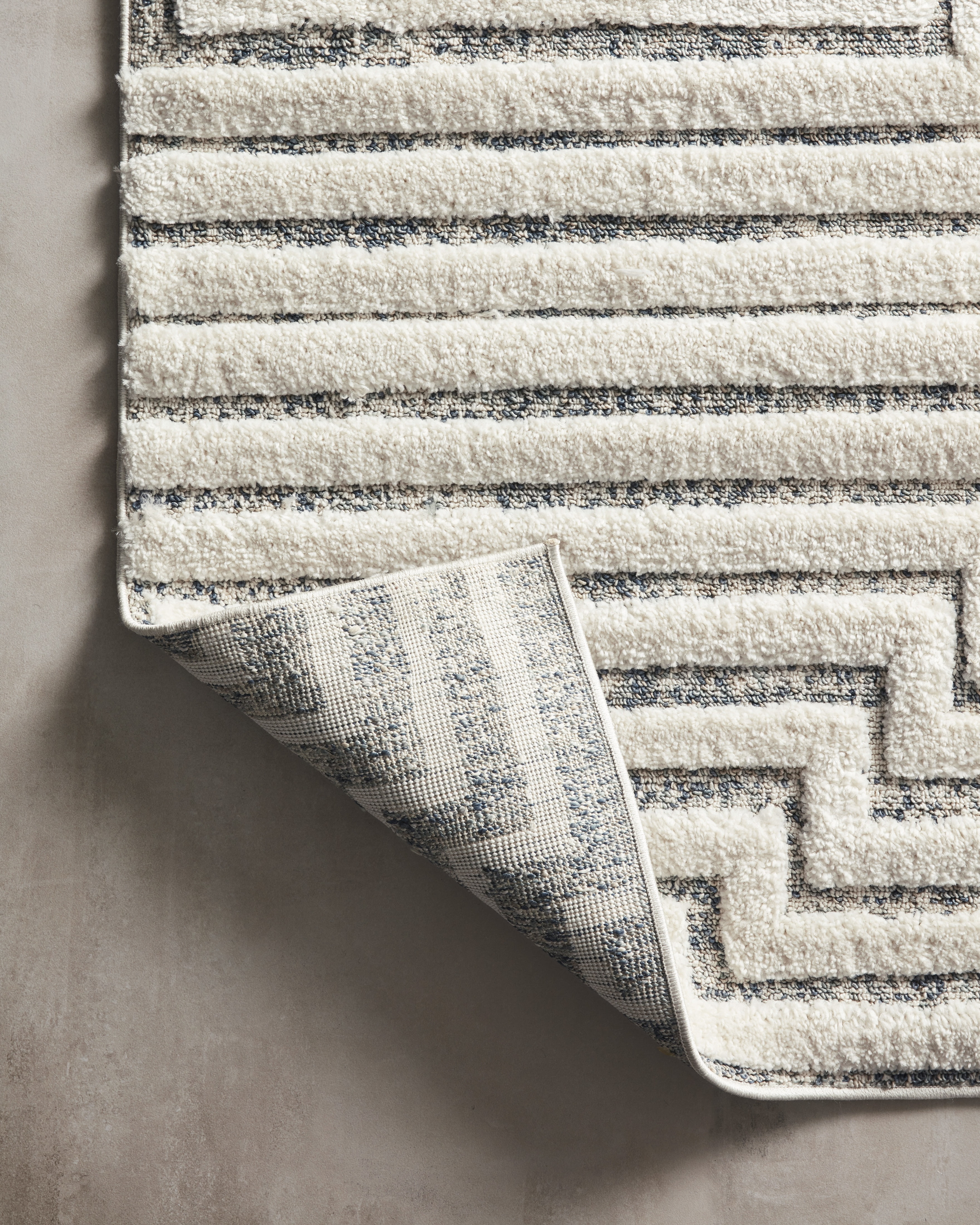 Loloi Rugs HAGEHAG-03WHSC2740 2 ft. 7 in. x 4 ft. Hagen White & Sky Contemporary Power Loomed Rug