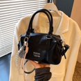 thumbnail image 3 of Bolso pequeño de piel encerada de alta calidad para mujer, nuevo bolso de mano tipo almohada de moda 2025, bolso bandolera informal y versátil., 3 of 5