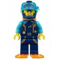 thumbnail image 2 of LEGO City : Minifigurine de Plongeur avec Récif et Requin (6 Ans et +), 2 of 5