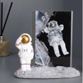 thumbnail image 4 of Estatuil de Moderna Marco de Fotos Estatua de Resina de Escritorio Zulema Marco de fotos de astronauta, 4 of 7