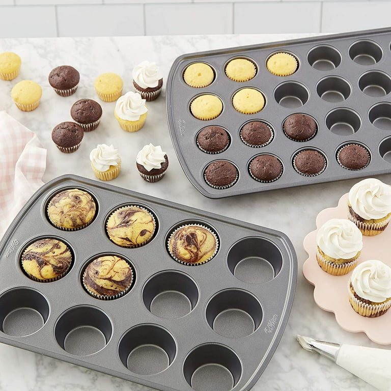 Wilton 191002980 Perfect Results 6 Cup 3.2 oz. Non-Stick Steel Muffin /  Cupcake Pan - 7 5/16 x 11 15/16