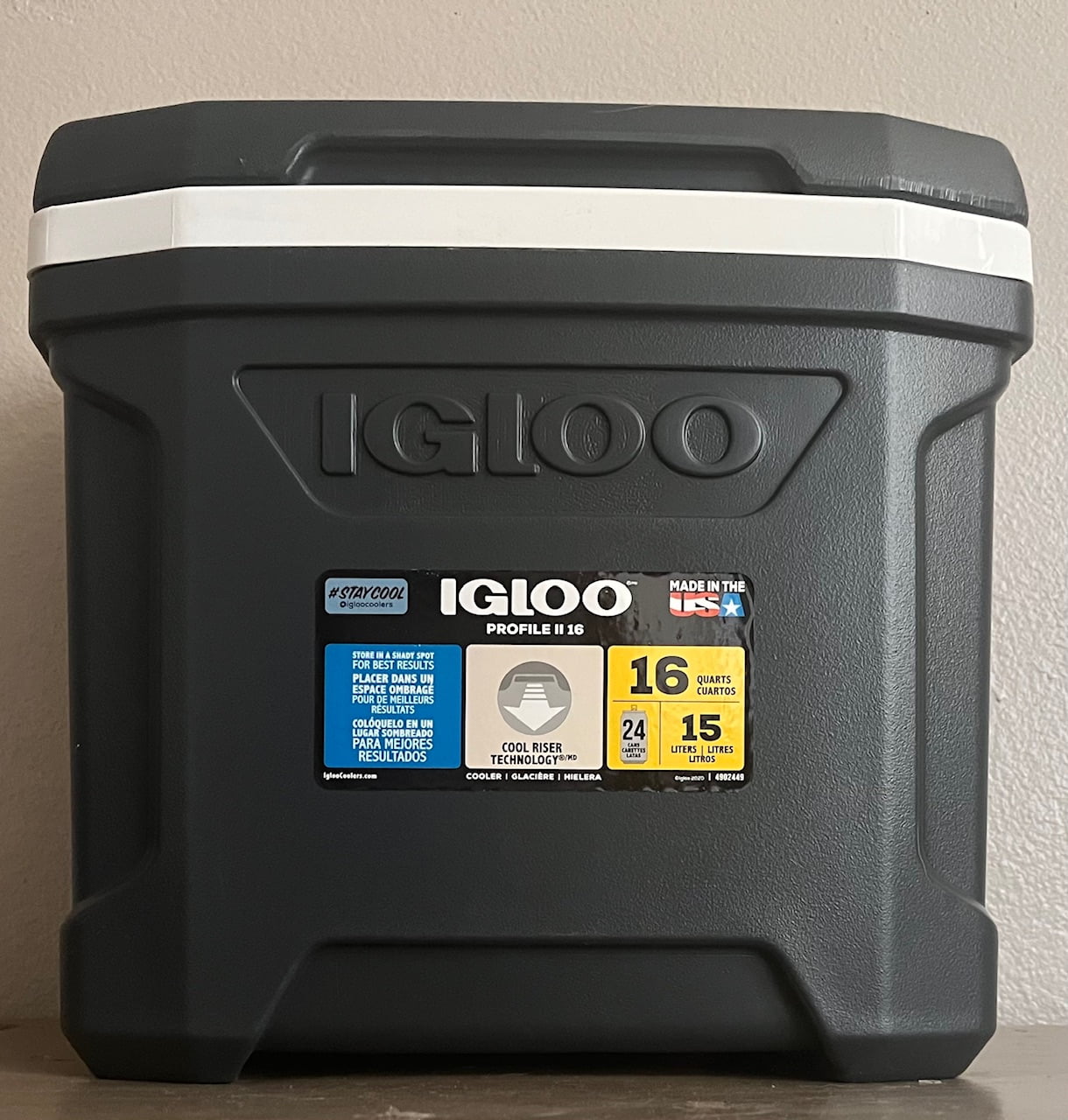 Igloo 16qt Ice Chest Water Cooler with Bail Handle, Jet Carbon