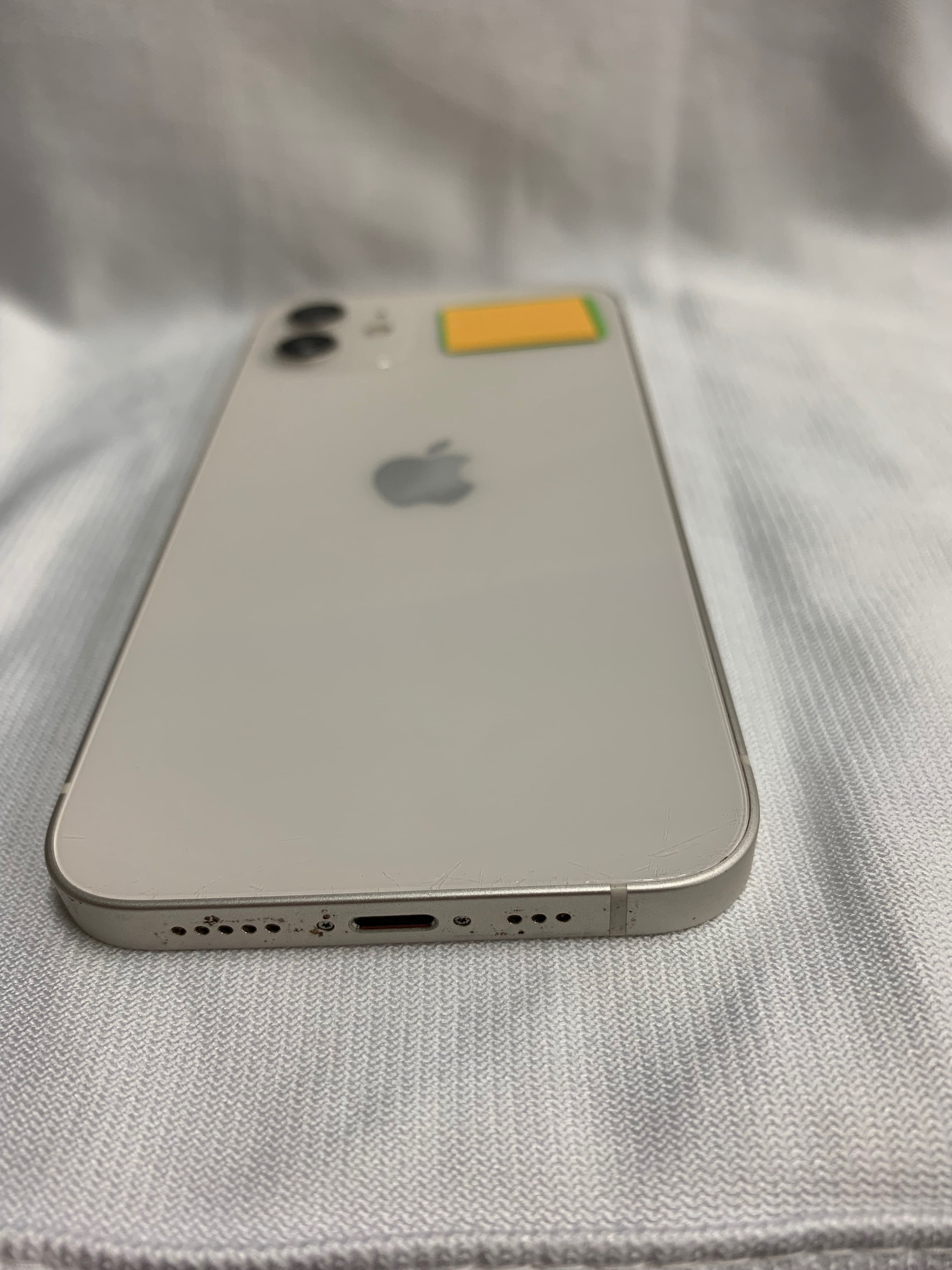 【美品】Apple iPhone 12 ホワイト 128GB本体　箱付き Amazon.com: Apple iPhone 12 (128GB, White) [Locked] +