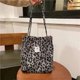 thumbnail image 3 of Bolso de lona de pana de moda, bolso de hombro portátil de gran capacidad para mujer, fácil de llevar, ligero, ideal para estudiantes y mujeres, 3 of 5