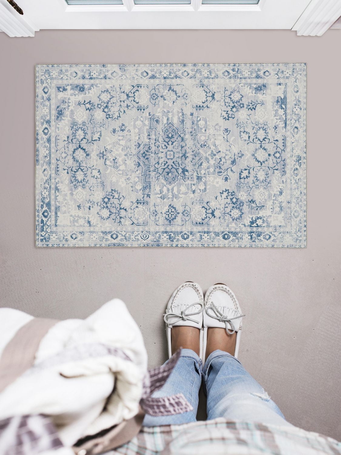 Harris 2' x 3' Washable Accent Rug, Grey and Ivory