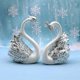 thumbnail image 3 of Paquete de 2 esculturas de plástico de cisne con forma de corona para decoración de tartas, adorno de escritorio y adorno para coche., 3 of 5