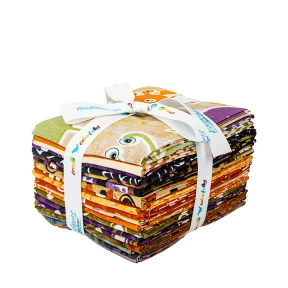 Riley Blake - Expressions Batiks - Fright This Way Fat Quarter Bundle 18 pcs