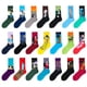 thumbnail image 2 of Calcetines de estilo europeo y estadounidense, calcetines con pintura al óleo con personalidad creativa, calcetines altos de algodón para otoño e invierno, 2 of 5
