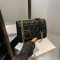 thumbnail image 2 of Bolso cuadrado pequeño con cadena de diamantes de alto valor para mujer, nuevo estilo de otoño 2025, bolso bandolera de diseño de nicho versátil y de moda, 2 of 5