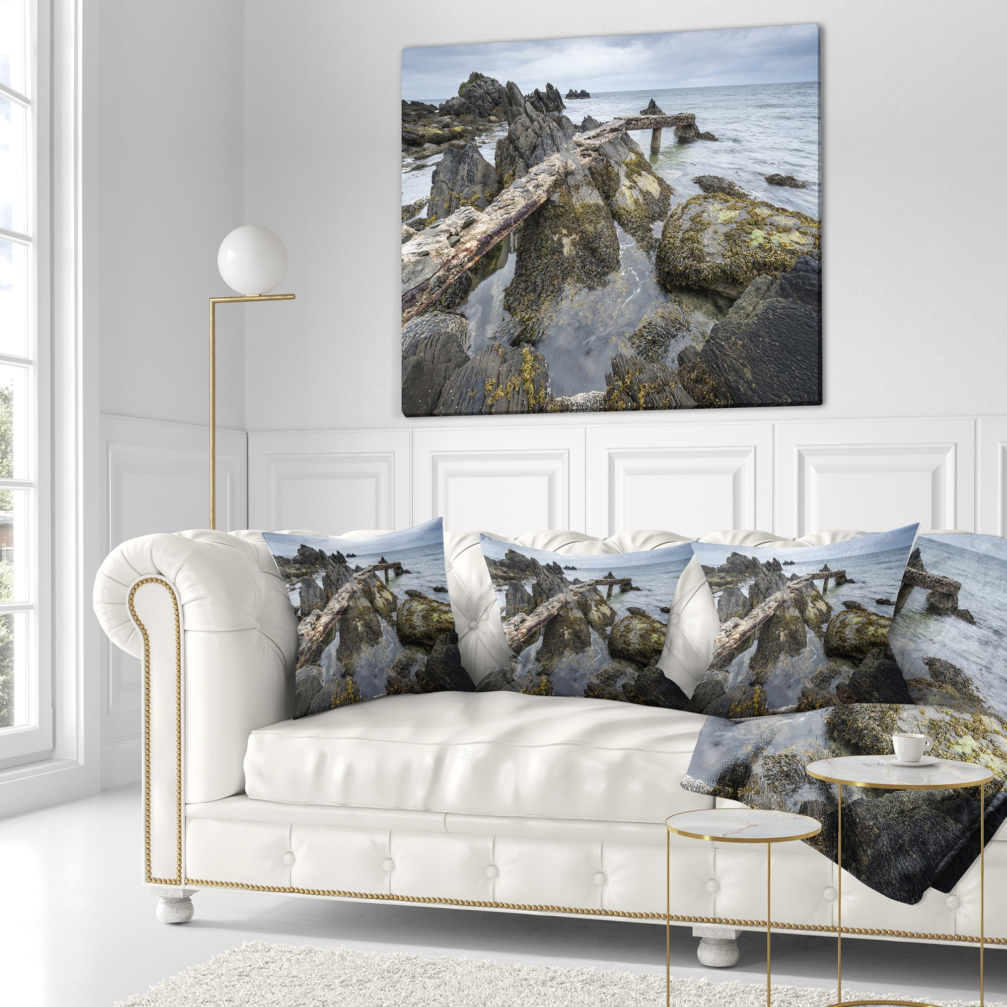 Designart Rocky North Ireland Seashore - Modern Seascape Throw Pillow - 18x18