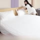 thumbnail image 1 of Sábana de viaje desechable, funda de edredón, funda de almohada, juego doble de cuatro piezas, suministros para hotel, toalla de baño gruesa, funda de inodoro, 1 of 2