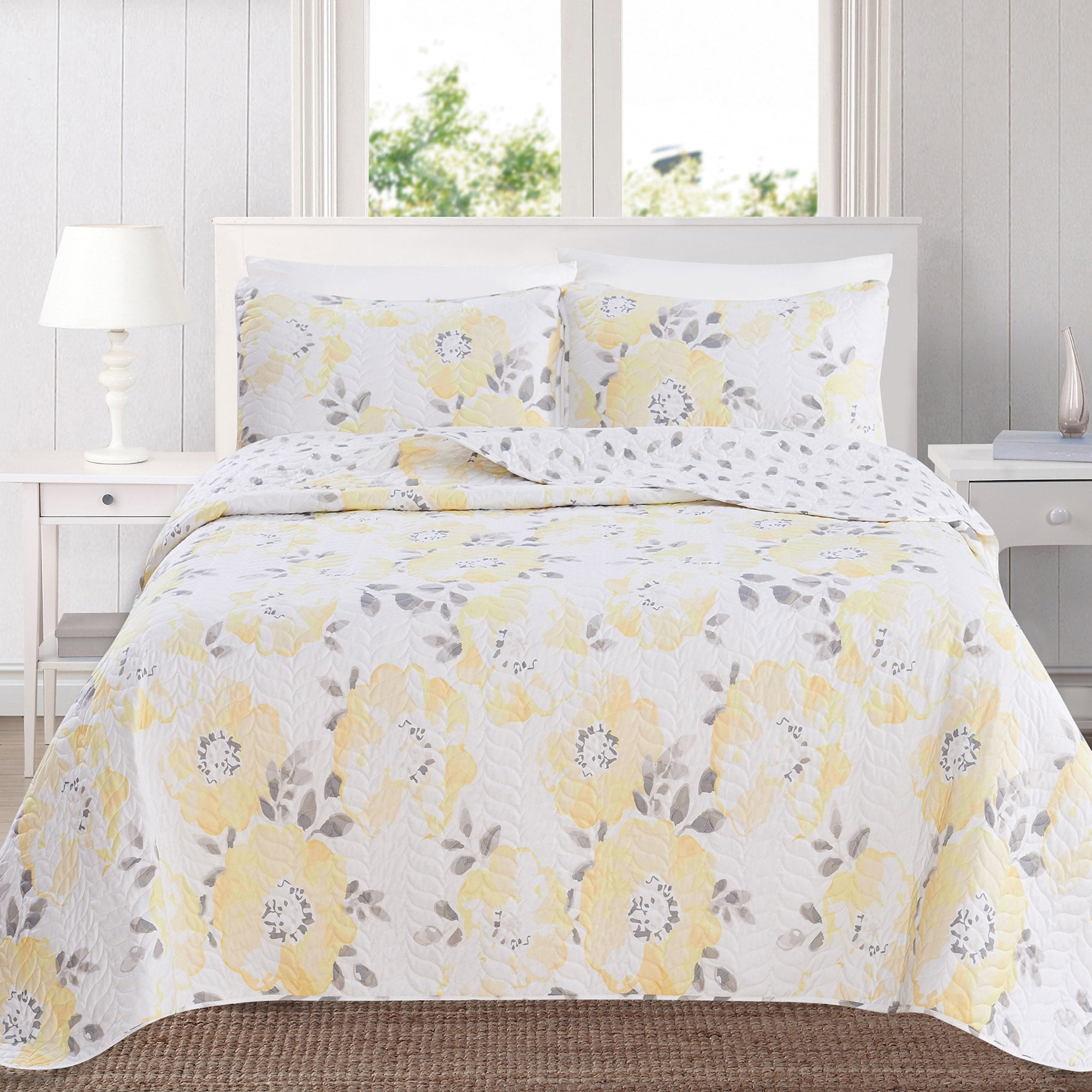 yellow and grey quilt bedding