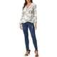 thumbnail image 2 of Blusa de mujer con volantes y escote en V de la edición INSPIRE CHIC, floral, con lazo autoadherente, peplum, talla XL, blanca, 2 of 6