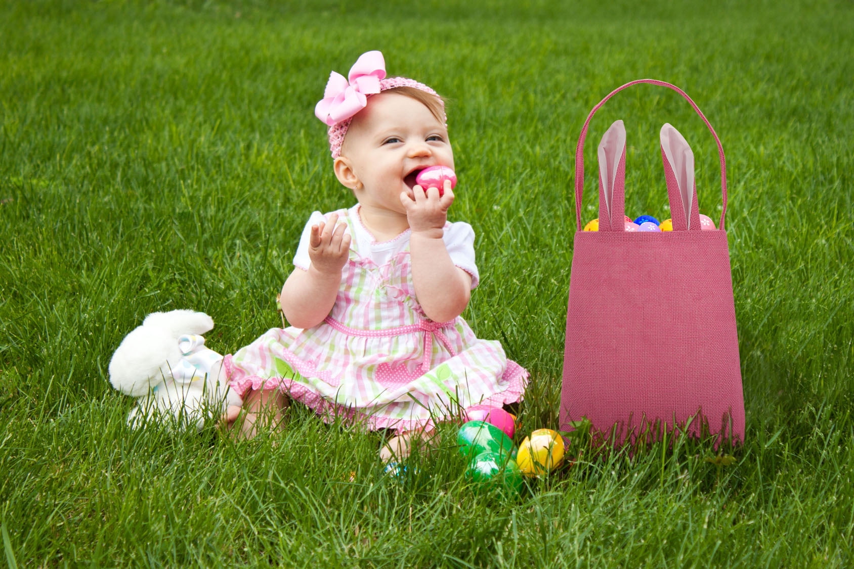 Easter Bunny Bag & Basket for Egg Hunts. Children's Tote Handbag Container with Bunny Ears Design, for Carrying Eggs, Candy, Gifts at Easter Party. (Bunny Ear Jute Tote Random colors 4 pk)