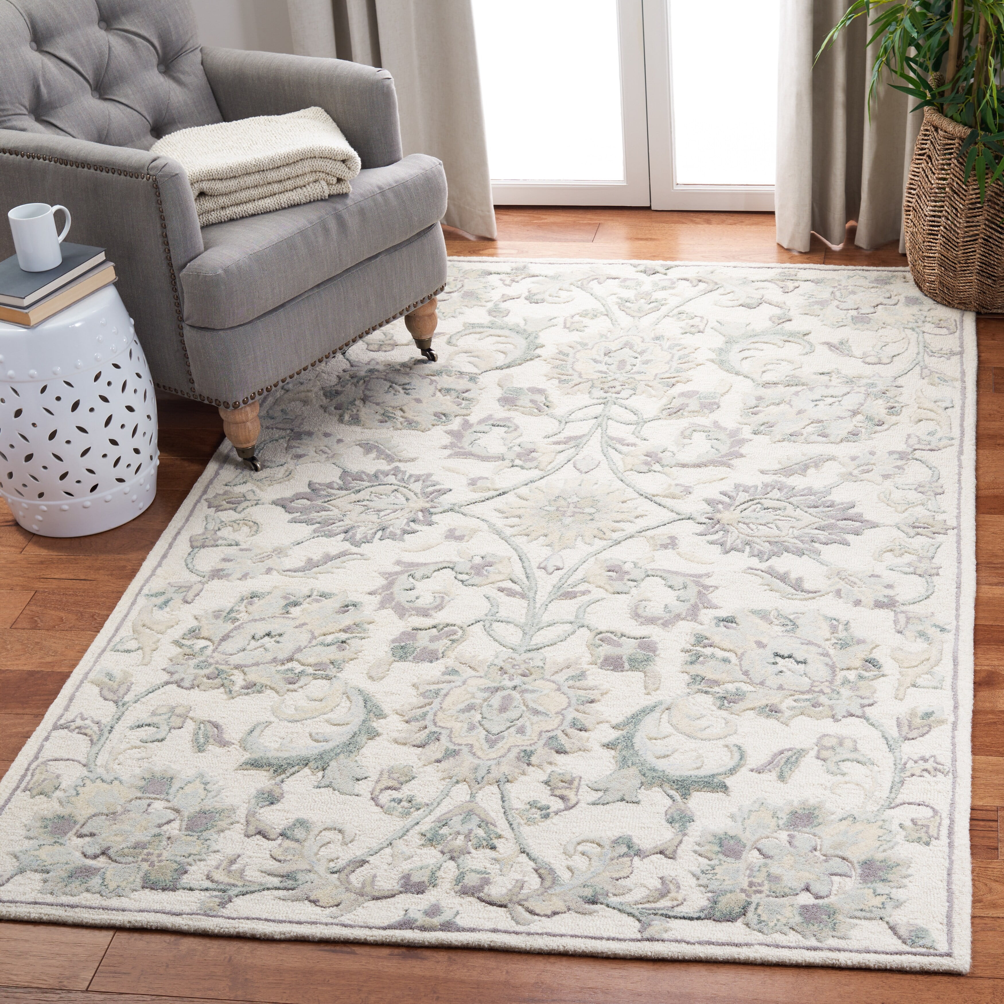 SAFAVIEH Glamour Catrine Floral Wool Area Rug, Ivory/Grey, 4' x 6'