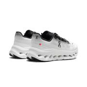 On MENS Cloudtilt Black | Ivory 3ME10101430 3ME10101430 from Stadium Goods