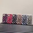 thumbnail image 5 of Funda con ondas rizadas para iPhone 13/iPhone 14 de 6,1 pulgadas, fina, a prueba de golpes, satinada y brillante, color rosa intenso., 5 of 5