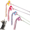 thumbnail image 1 of Flmtop Baguette à Pompon en Peluche pour Chatons avec Clochette et Pompon Rouge, 1 of 8