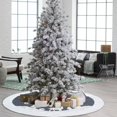 thumbnail image 3 of Falda para árbol de Navidad, 7 Felicity Fur, rústica, blanca con ciervo, 122 cm, 3 of 7