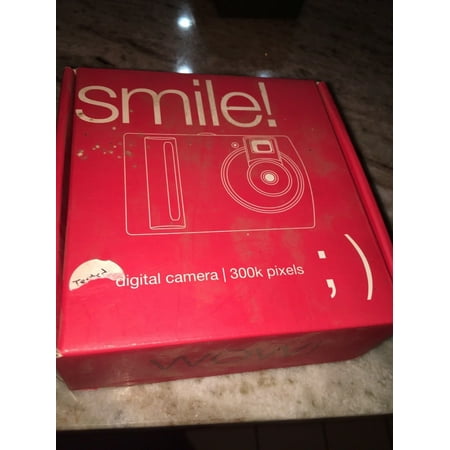 vintage macys smile digital camera 300k pixels
