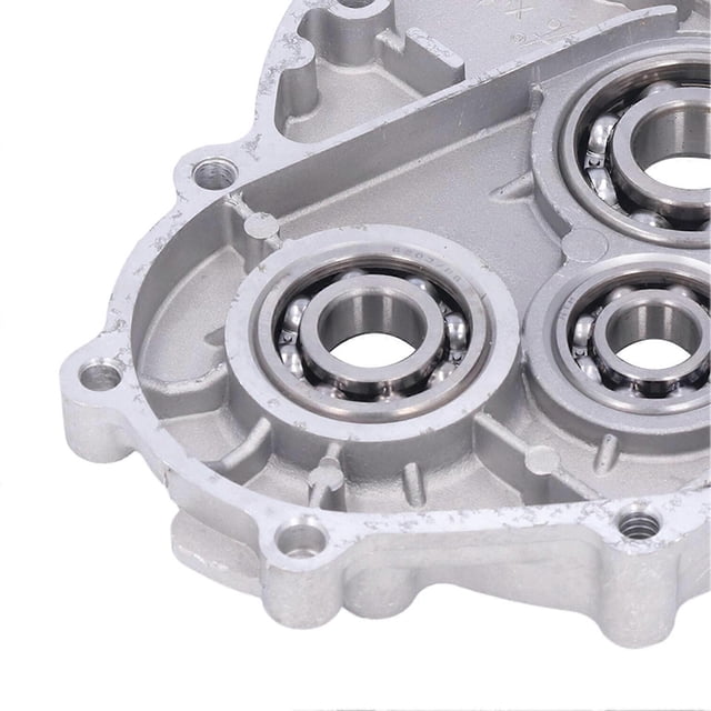 Tapa de transmisión con cojinetes y sello instalados para scooters con motores GY6 de 4 tiempos y 150 cc.
