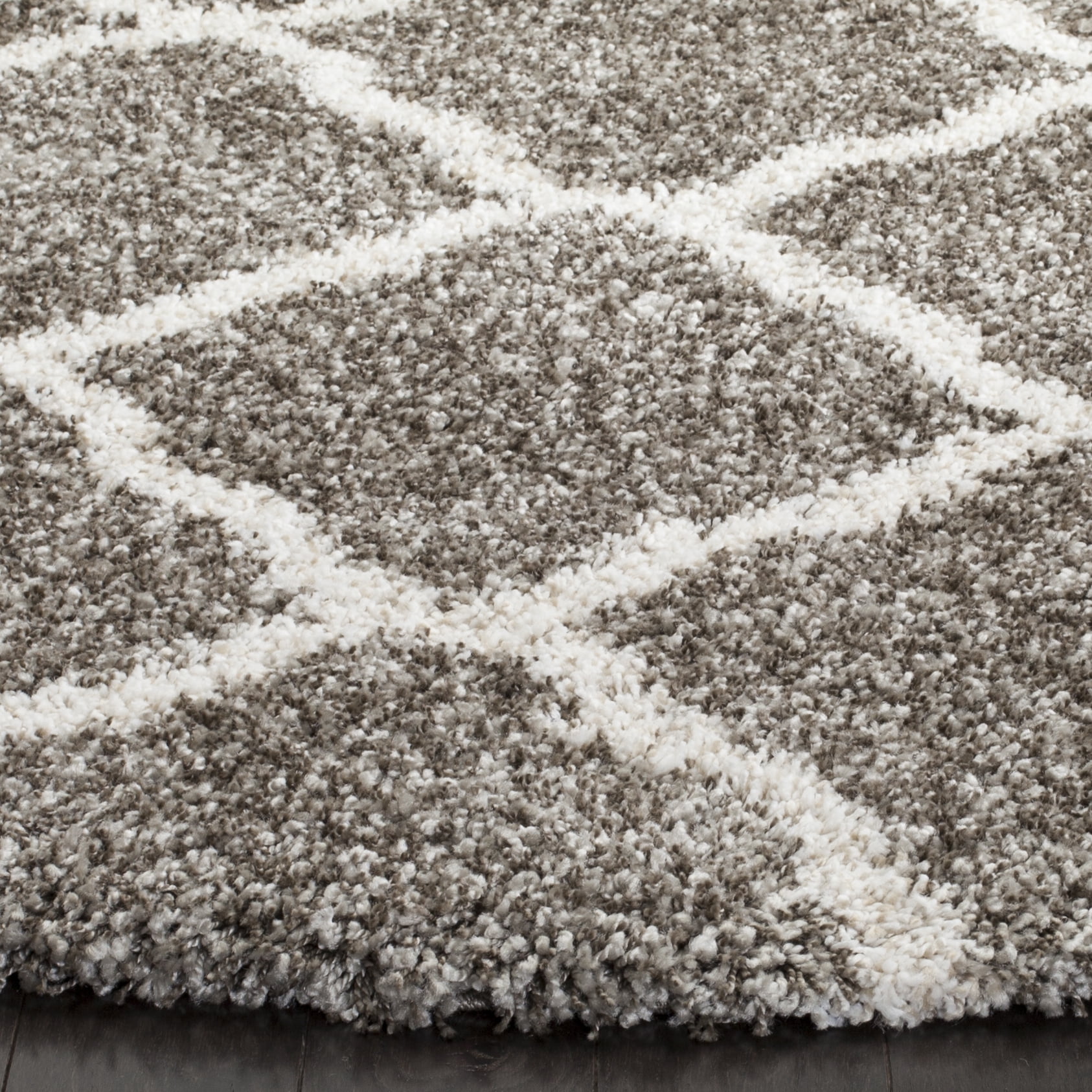 SAFAVIEH Hudson Aline Plush Geometric Shag Area Rug, Grey/Ivory, 3' x 3' Round
