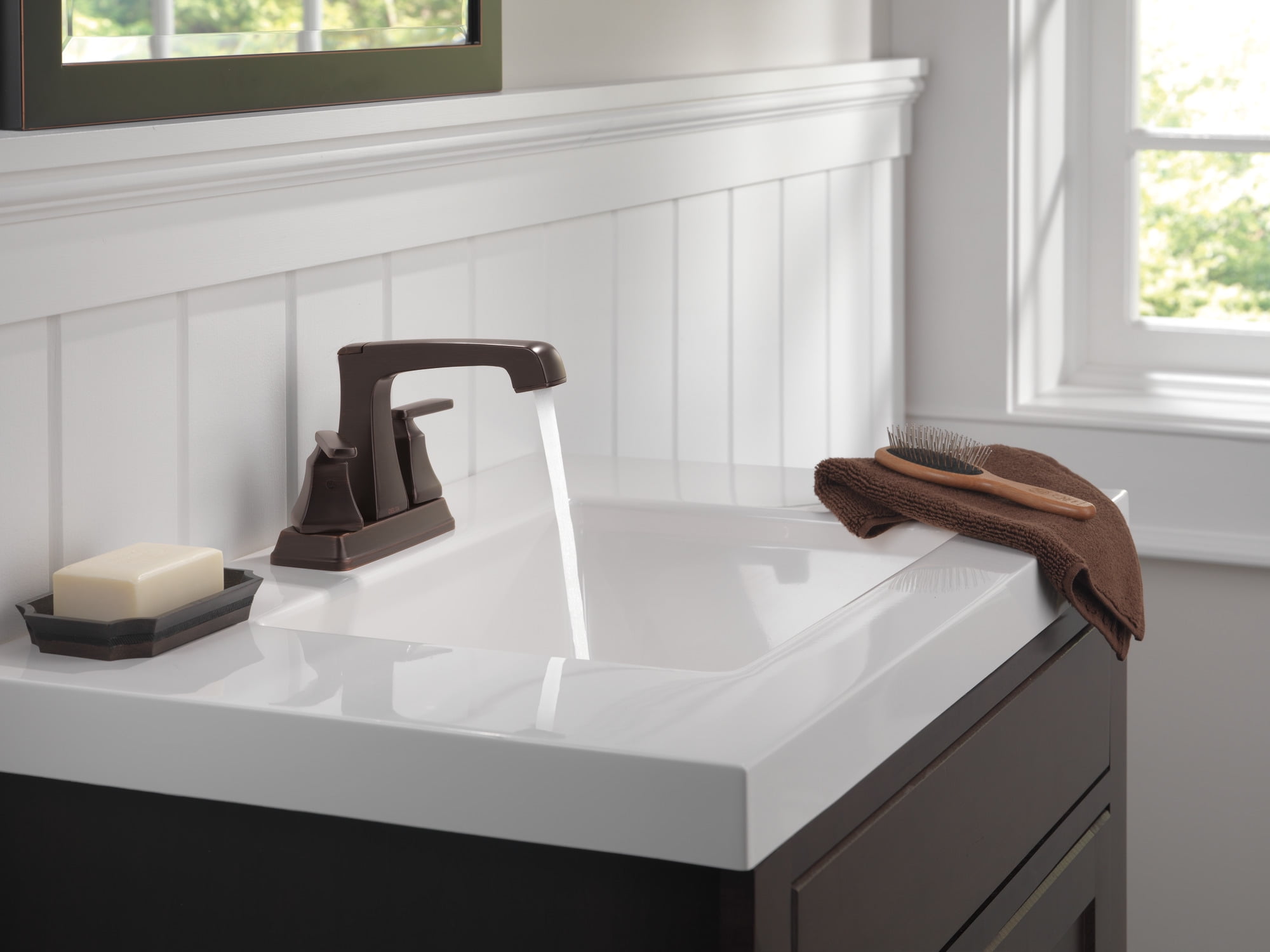 Delta Ashlyn Two Handle Centerset Bathroom Faucet with Metal Drain Assembly in Venetian Bronze 2564-RBMPU-DST