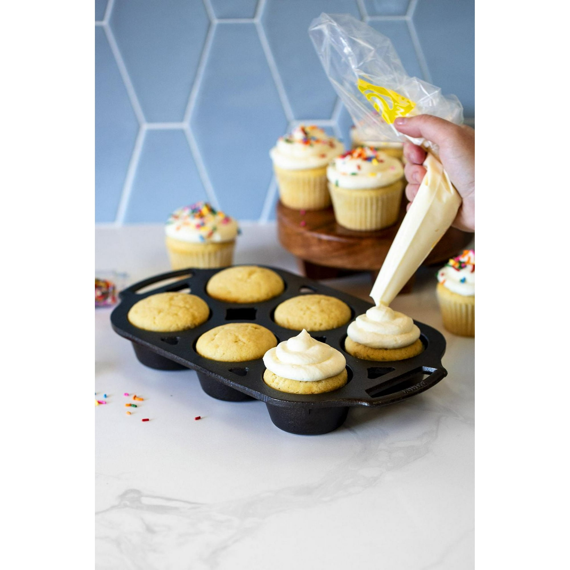 Lodge Bakeware Cup Muffin Pan
