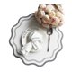 thumbnail image 1 of Mantel individual redondo festoneado, impermeable, de piel sintética, elegante, con aislamiento térmico, para mesa de interior o exterior, bodas y picnics., 1 of 8