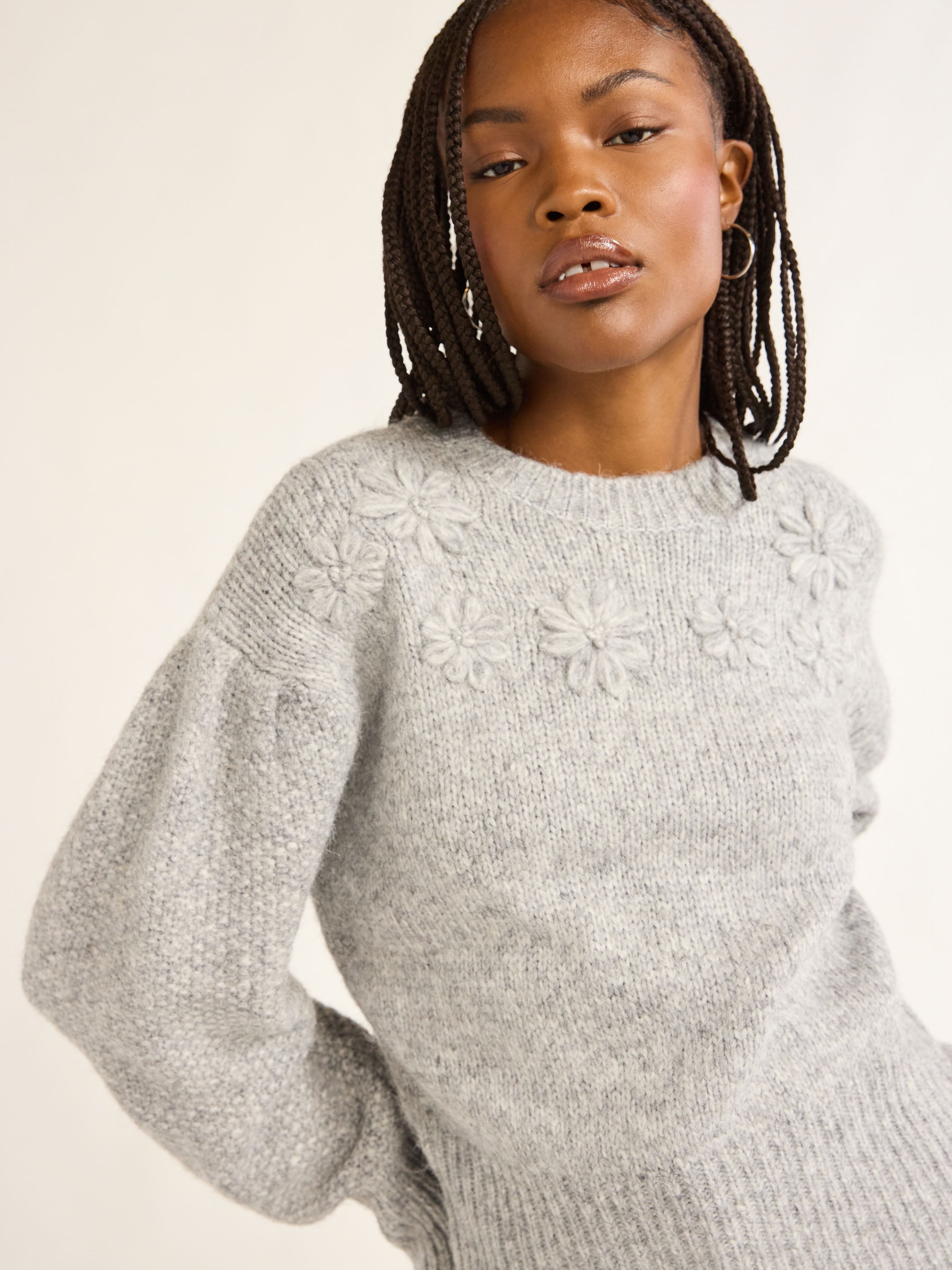 Free Assembly Women's & Women's Plus Embroidered Flower Sweater with Long Sleeves, Midweight, Sizes XS-4X